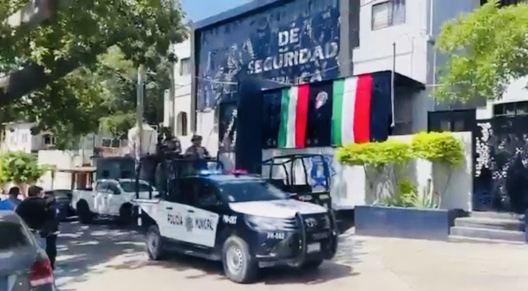 Marina detiene a funcionarios municipales en operativo sorpresa en Comisaría de Salina Cruz, Oaxaca