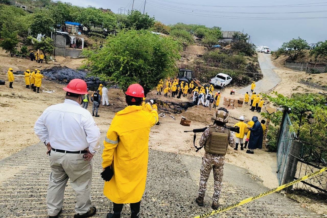 Pemex repara ducto en Salina Cruz y continúa recuperación tras derrame de combustóleo Pemex repara ducto en Salina Cruz y continúa recuperación tras derrame de combustóleo
