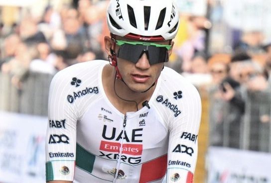Isaac Del Toro hace historia en Europa y conquista el prestigioso Tour de Auvernia Ródano Alpes Isaac Del Toro hace historia en Europa y conquista el prestigioso Tour de Auvernia Ródano Alpes