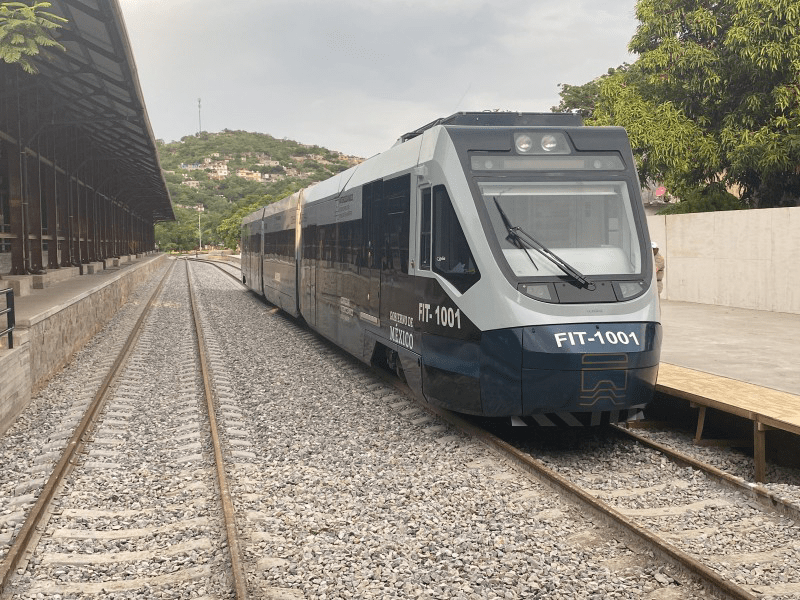 El Tren Interoceánico podría estar en operación en 2027, anuncia Sheinbaum; la vía será intervenida y mejorada El Tren Interoceánico podría estar en operación en 2027, anuncia Sheinbaum; la vía será intervenida y mejorada
