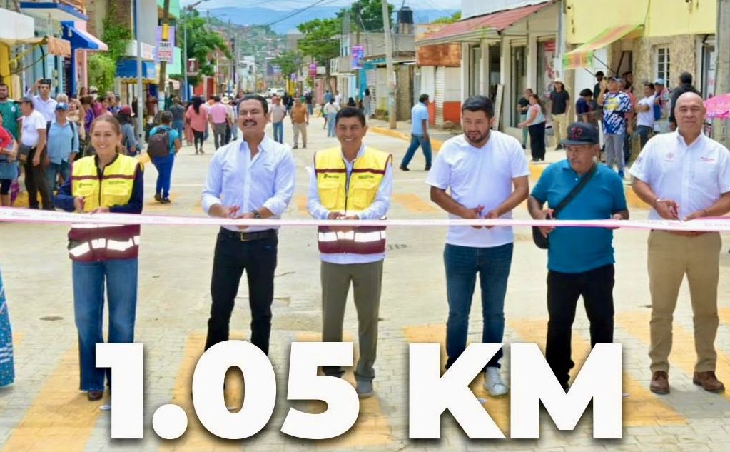 Salomón Jara entrega rehabilitación con concreto hidráulico de la avenida Monte Albán en Oaxaca de Juárez