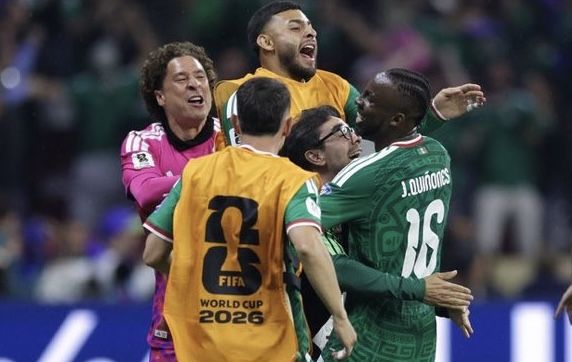 México vence 2-0 a Ecuador y avanza a octavos del Mundial 2026 con una portería imbatida México vence 2-0 a Ecuador y avanza a octavos del Mundial 2026 con una portería imbatida