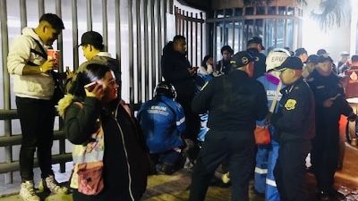 Aumenta a 4 número de víctimas por aglomeración en festejos del Tri en el Ángel de Independencia, en la CDMX Aumenta a 4 número de víctimas por aglomeración en festejos del Tri en el Ángel de Independencia, en la CDMX