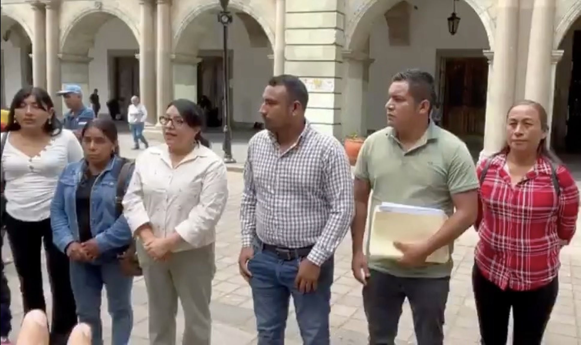 Extorsiona Secretaría de Gobierno de Oaxaca a autoridades municipales de San Juan Mazatlán Mixe; le exigen posiciones en el Cabildo Extorsiona Secretaría de Gobierno de Oaxaca a autoridades municipales de San Juan Mazatlán Mixe; le exigen posiciones en el Cabildo