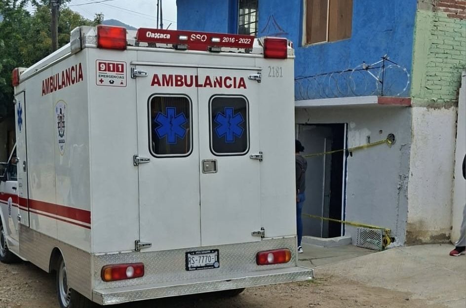 Reportan a individuo sin vida con lesiones de arma blanca en domicilio de calle Zempoaltepetl, colonia Volcanes, en Oaxaca capital Reportan a individuo sin vida con lesiones de arma blanca en domicilio de calle Zempoaltepetl, colonia Volcanes, en Oaxaca capital