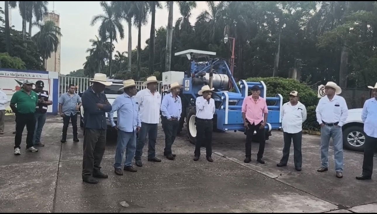 Cañeros toman el Ingenio La Margarita, de Acatlán, #Oaxaca, por adeudo de 150 mdp en liquidación final