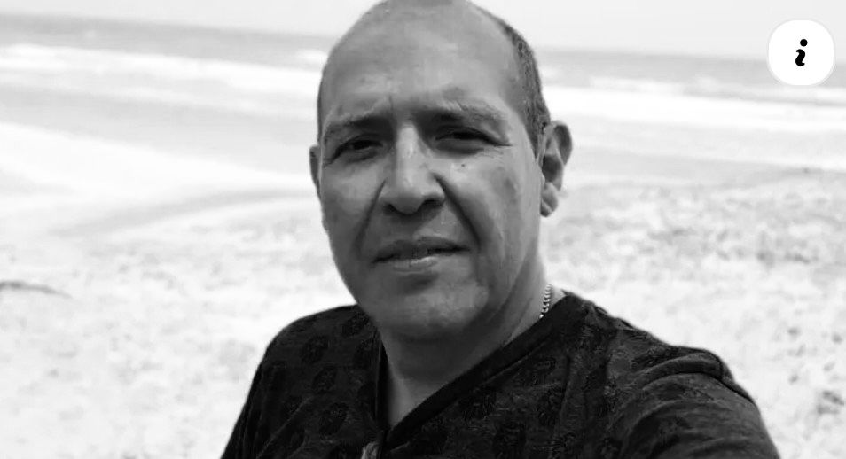 Una pareja en motocicleta (hombre y mujer) presuntos autores del asesinato del periodista Alejandro Leyva Aguilar en Oaxaca