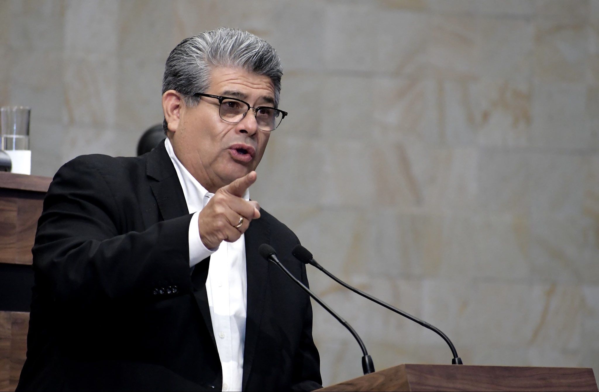 Javier Casique Zárate, diputado del PRI, condena el homicidio de Alejandro Leyva y propone reformas legales para proteger a periodistas