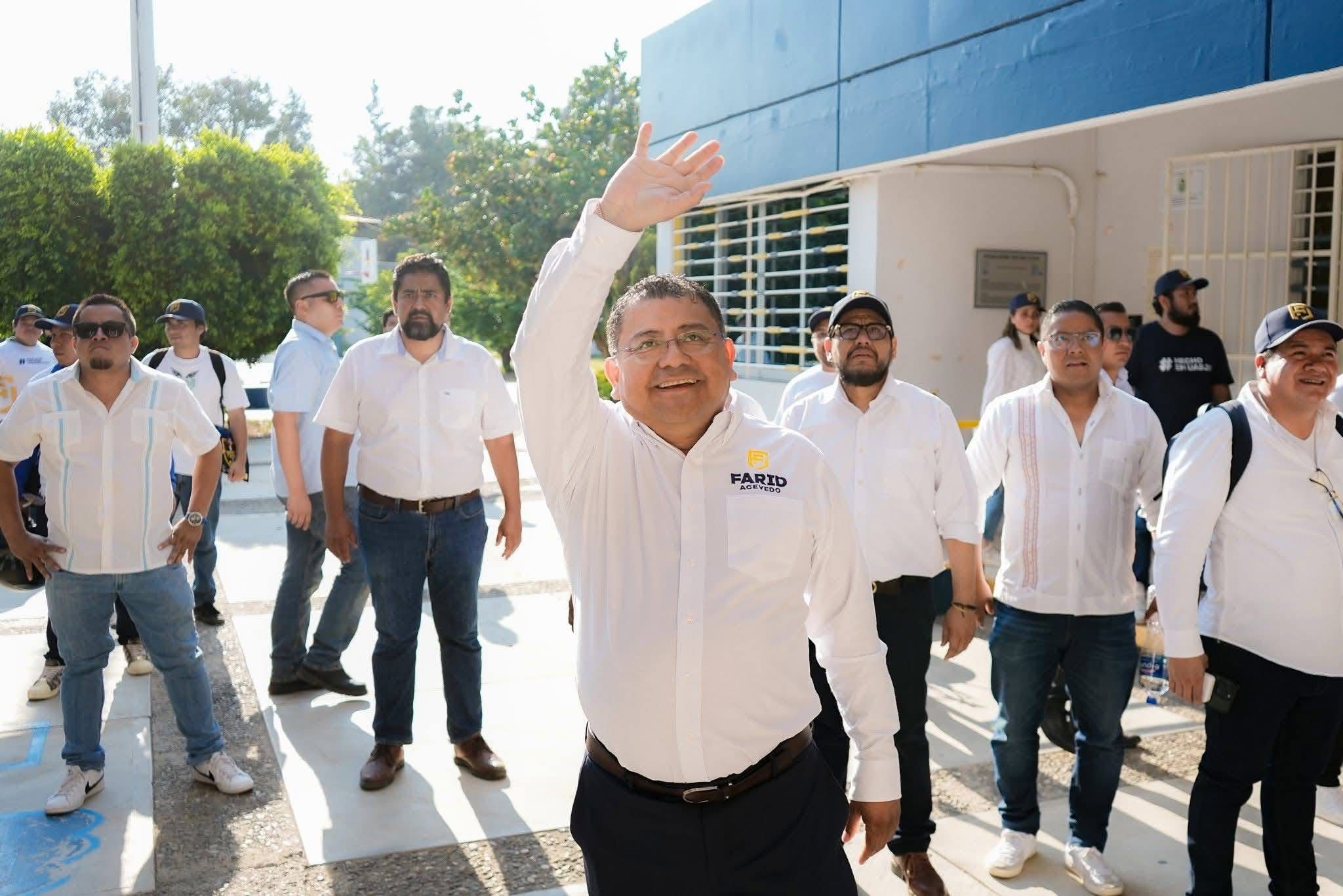 Farid Acevedo prometió renovación, pero persisten viejas prácticas, cuotas abusivas e incumplimiento judicial en la UABJO Farid Acevedo prometió renovación, pero persisten viejas prácticas, cuotas abusivas e incumplimiento judicial en la UABJO