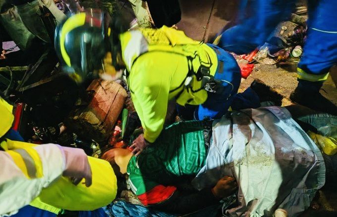 Tres personas mueren por asfixia en festejos masivos de la Selección en el Ángel, en la CDMX