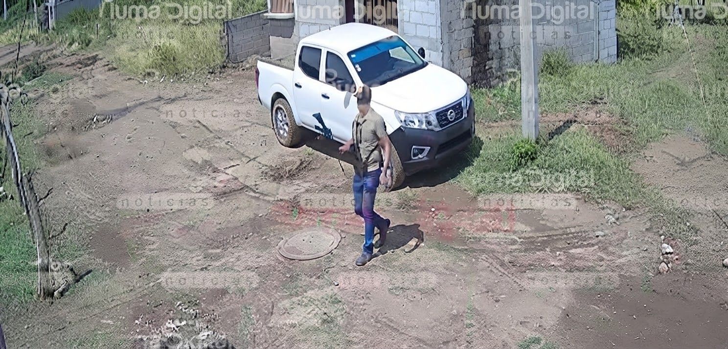 Videos evidencian que agentes de la AEI abastecen de armamento a grupos criminales que operan en Juchitán e Istmo de Oaxaca Videos evidencian que agentes de la AEI abastecen de armamento a grupos criminales que operan en Juchitán e Istmo de Oaxaca
