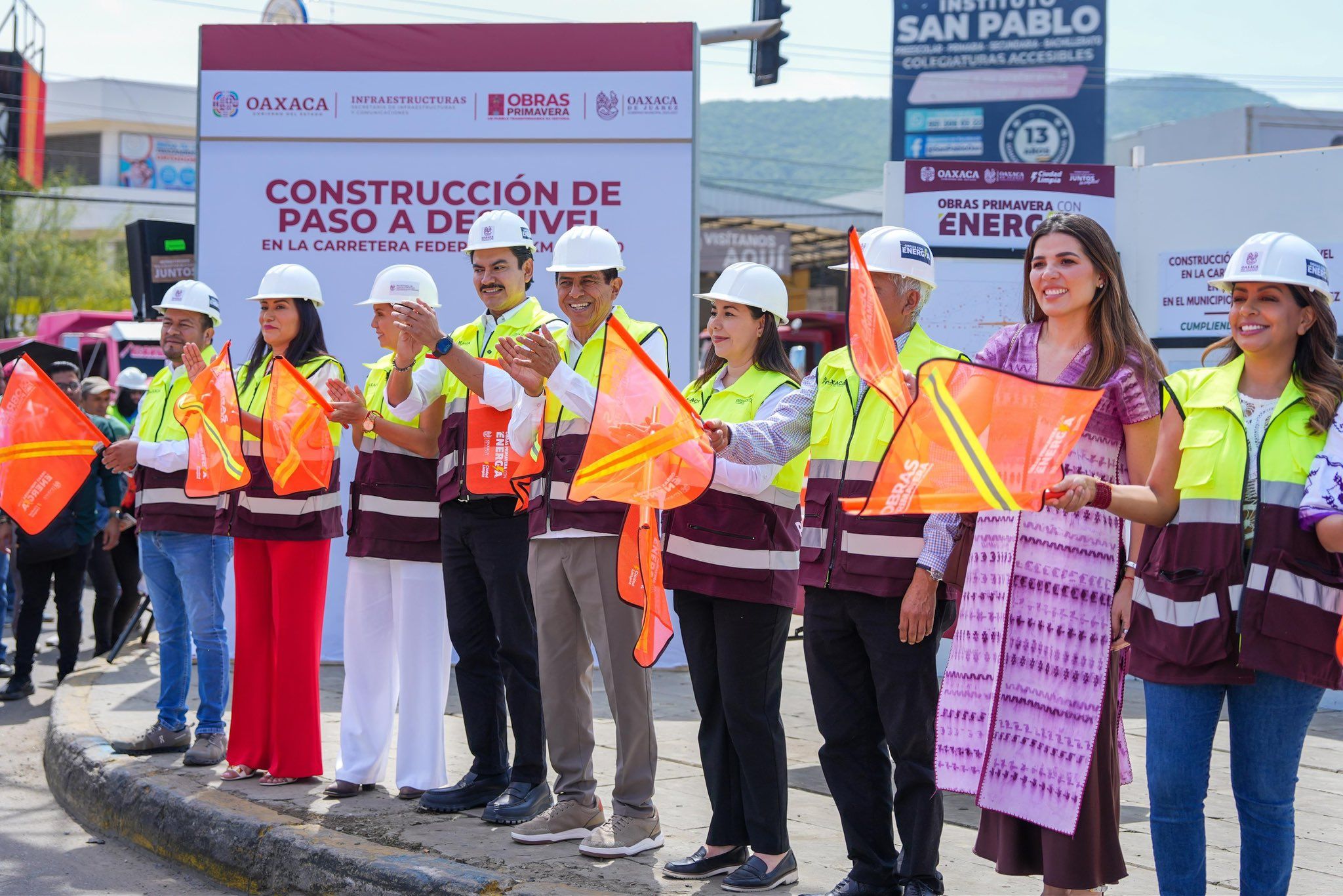 Arranca Salomón Jara paso a desnivel en carretera federal 190 en Viguera para mejorar movilidad en Oaxaca capital Arranca Salomón Jara paso a desnivel en carretera federal 190 en Viguera para mejorar movilidad en Oaxaca capital