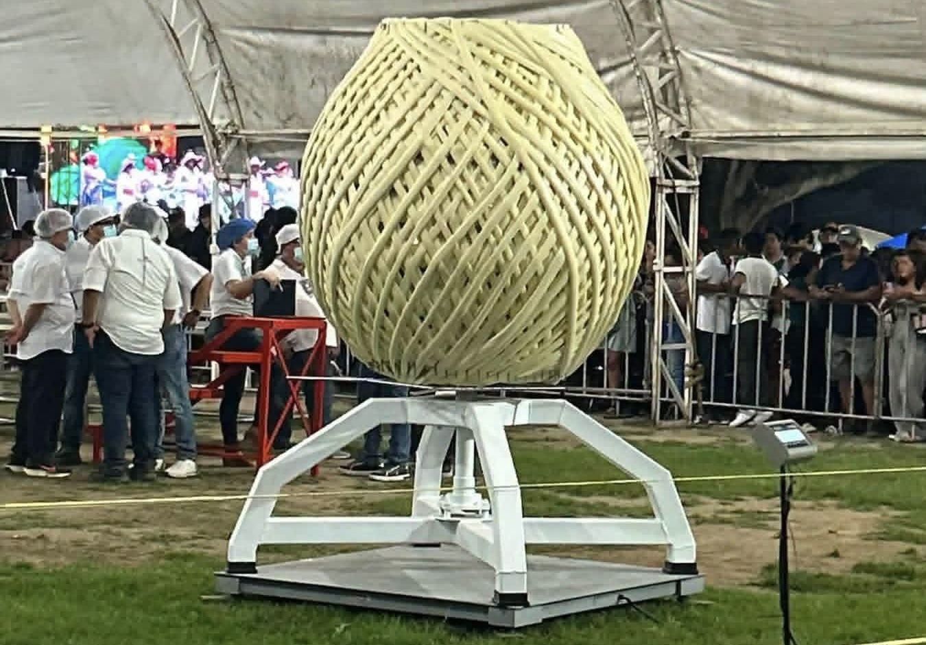 Pijijiapan Chiapas elabora quesillo de mil 613 kilos y rompe Récord Guinness que tenía Etla, Oaxaca Pijijiapan Chiapas elabora quesillo de mil 613 kilos y rompe Récord Guinness que tenía Etla, Oaxaca