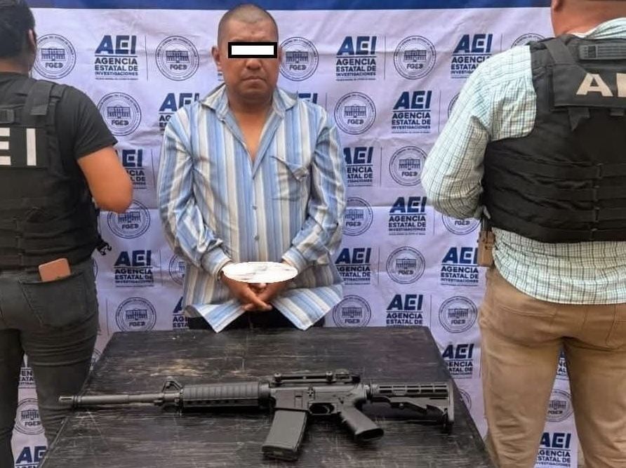 Detienen a sujeto en San Antonio de la Cal con AR-15 que pretendía vender; SSPC niega vínculo policial vigente Detienen a sujeto en San Antonio de la Cal con AR-15 que pretendía vender; SSPC niega vínculo policial vigente