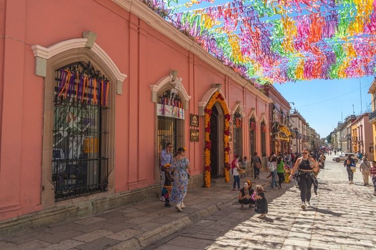 Oaxaca permanece en el nivel 2 de alerta de viaje de Estados Unidos; otras 13 entidades, desaconsejadas Oaxaca permanece en el nivel 2 de alerta de viaje de Estados Unidos; otras 13 entidades, desaconsejadas