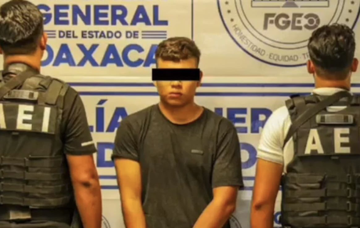 Fiscalía oaxaqueña detiene a “El 07”, jefe de plaza de “Los Rusos” y presunto asesino de exalcalde de Cacahuatepec Fiscalía oaxaqueña detiene a “El 07”, jefe de plaza de “Los Rusos” y presunto asesino de exalcalde de Cacahuatepec