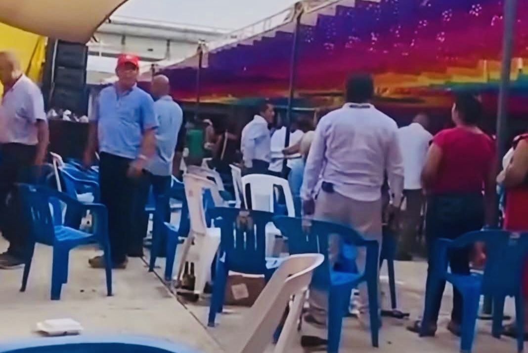 Comando armado irrumpe en fiesta de Zanatepec, Oaxaca, y asesina a tres hombres; autoridades aún no reportan detenidos Comando armado irrumpe en fiesta de Zanatepec, Oaxaca, y asesina a tres hombres; autoridades aún no reportan detenidos