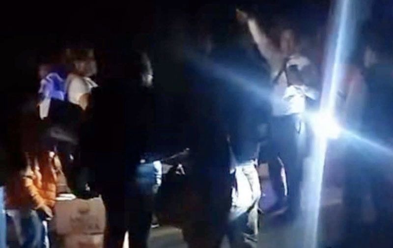Mueren dos personas en choque de auto y autobús SUR en Pepe y Lolita, en la carretera Transístmica Mueren dos personas en choque de auto y autobús SUR en Pepe y Lolita, en la carretera Transístmica
