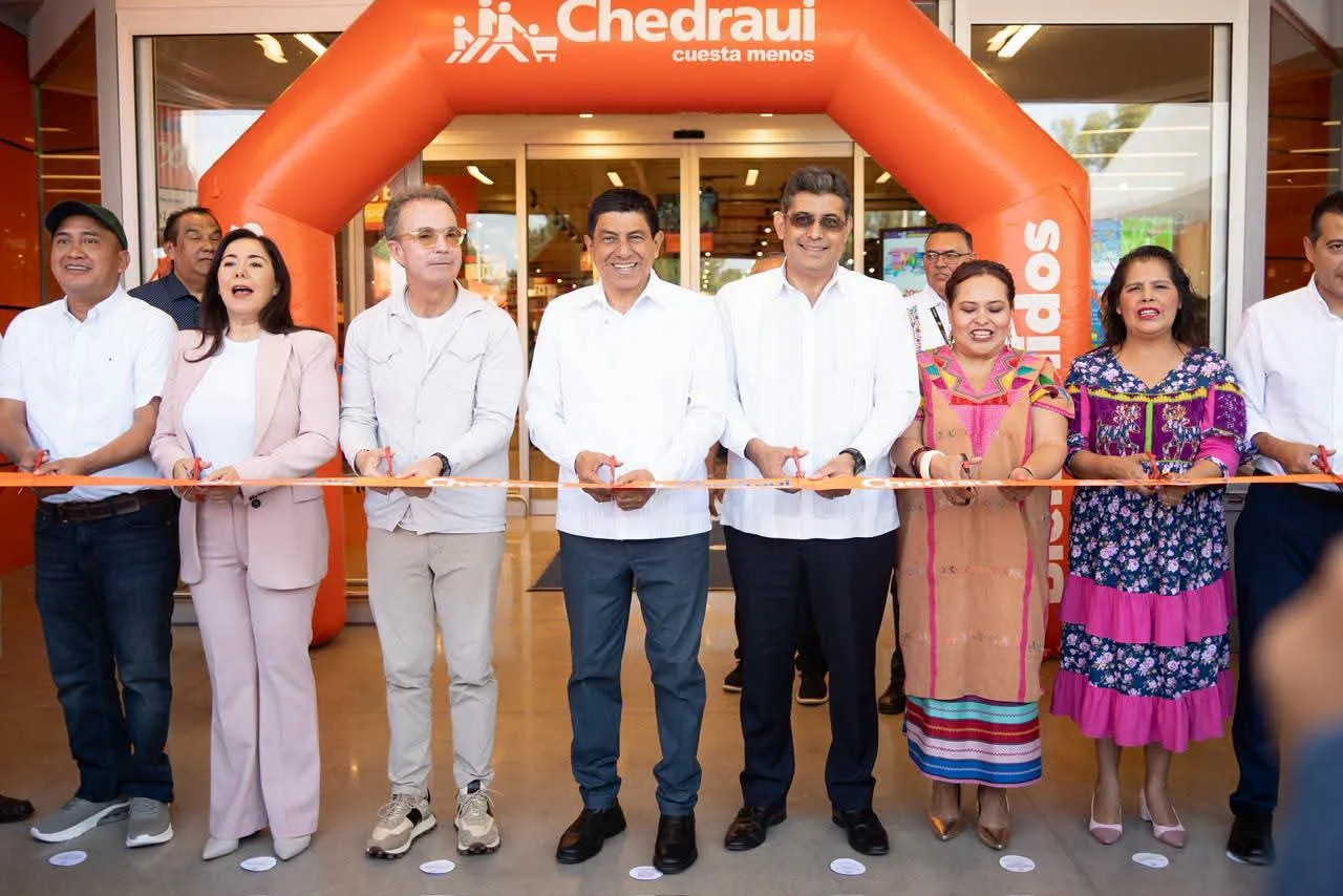 Oaxaca tiene puertas abiertas a la inversión, afirma Salomón Jara en inauguración de Chedraui Santa Rosa