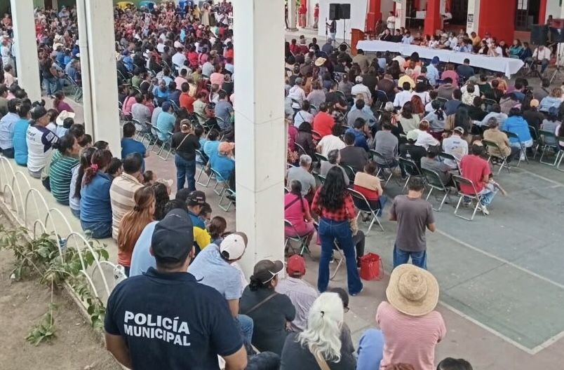 Asamblea de San Lorenzo Cacaotepec, Oaxaca, rechaza el proyecto Corredor Zapoteca; acusan pagos irrisorios y afectación a cultivos Asamblea de San Lorenzo Cacaotepec, Oaxaca, rechaza el proyecto Corredor Zapoteca; acusan pagos irrisorios y afectación a cultivos