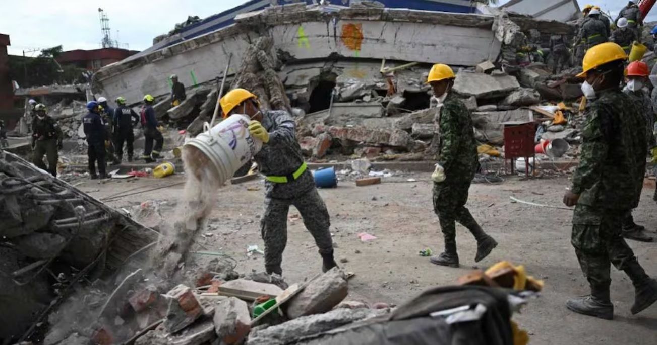 Suman 321 fallecidos por el terremoto en Colombia; hay 257 desaparecidos Suman 321 fallecidos por el terremoto en Colombia; hay 257 desaparecidos