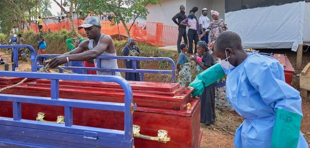 Reportan más de 300 muertes por ébola en el Congo en una semana; se trata de la mayor cifra en ese lapso