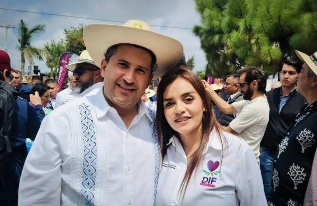 Hermano de Carlos Manzo acusa a Grecia Quiroz de no entregar celulares de su esposo; «tenían amenazas» Hermano de Carlos Manzo acusa a Grecia Quiroz de no entregar celulares de su esposo; «tenían amenazas»