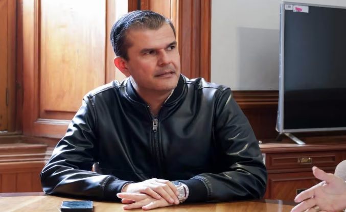 Hermano de Carlos Manzo acusa oportunismo político de Álvarez Máynez; exige respeto al caso del edil asesinado Hermano de Carlos Manzo acusa oportunismo político de Álvarez Máynez; exige respeto al caso del edil asesinado