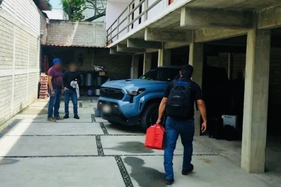 Localizan con vida a tres trabajadores de Conagua tras sufrir un secuestro virtual en un hotel de Sola de Vega, Oaxaca Localizan con vida a tres trabajadores de Conagua tras sufrir un secuestro virtual en un hotel de Sola de Vega, Oaxaca