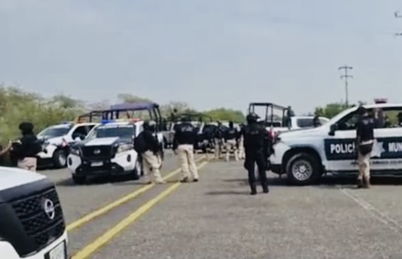 Como en Jalisco y Guanajuato, mototaxistas y policías de Juchitán, Oaxaca, bloquearon carreteras intentando rescatar al alcalde Miguel Quetu