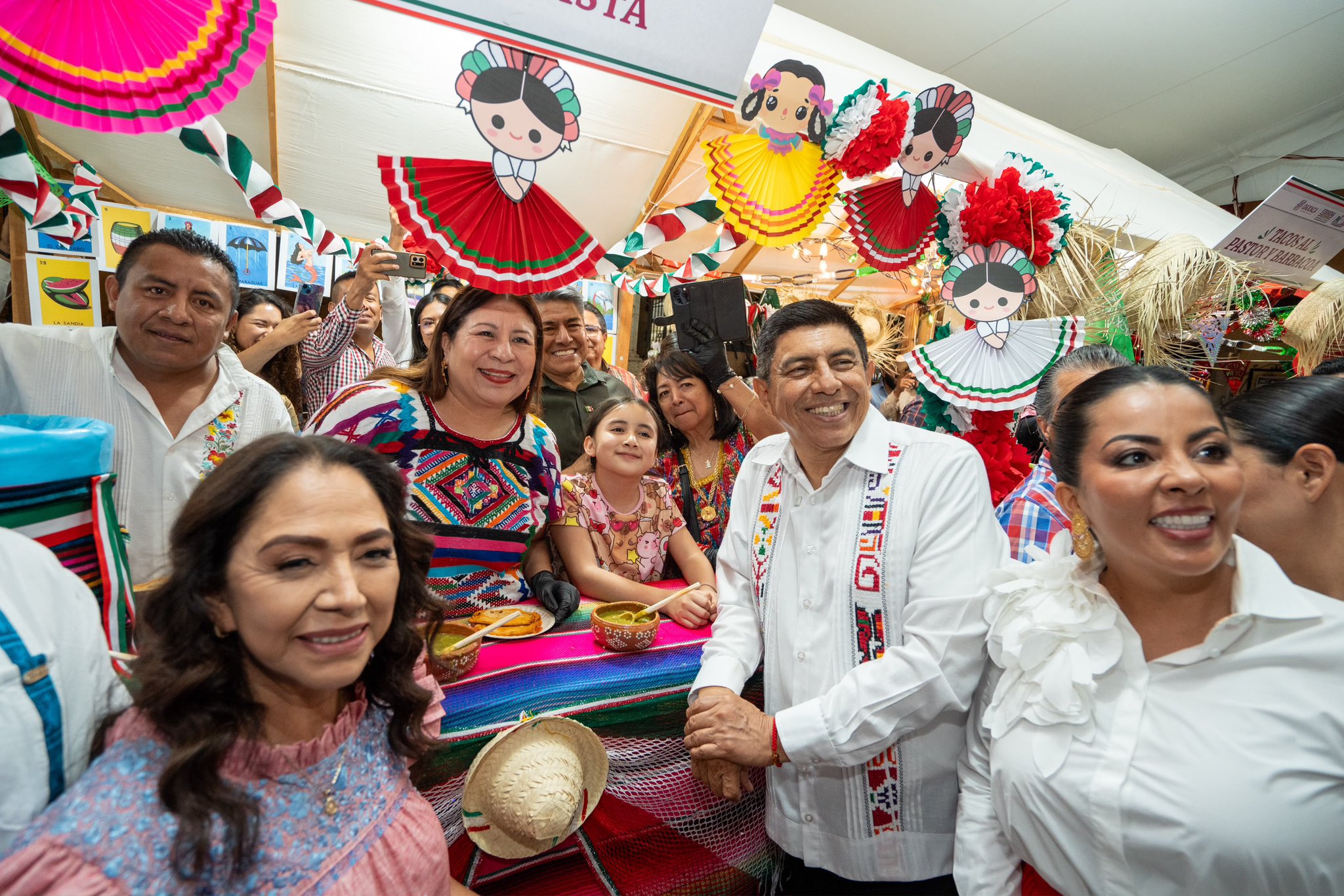 Reúne verbena popular a miles de familias oaxaqueñas para disfrutar en tranquilidad las fiestas patrias