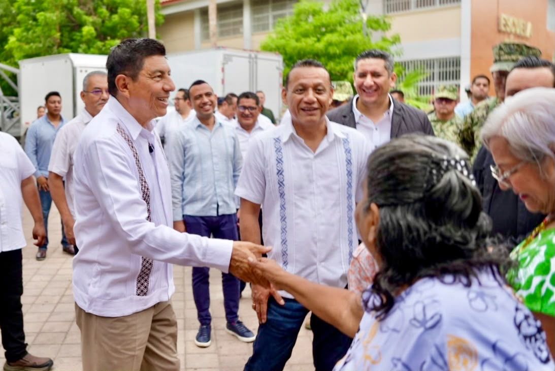 Salomón Jara visita Juchitán, en el Istmo de Oaxaca, y refrenda su respaldo total al comisionado municipal temporal