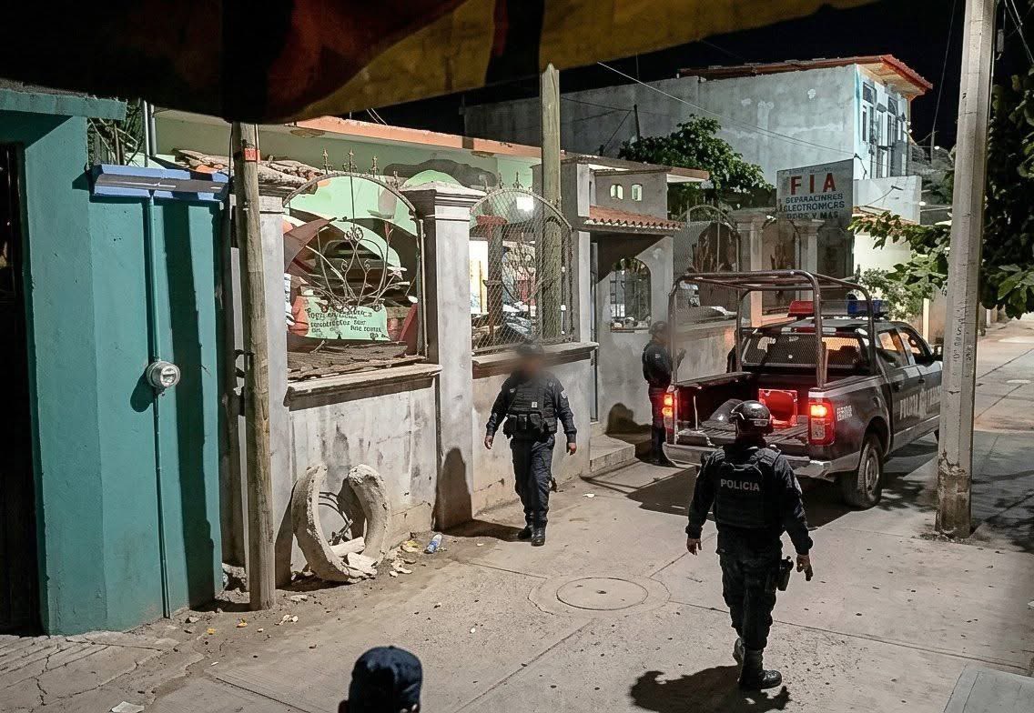 Identifican a una pareja que viajaba en moto tras ataque a vivienda de diseñador textil en Juchitán, Oaxaca Identifican a una pareja que viajaba en moto tras ataque a vivienda de diseñador textil en Juchitán, Oaxaca
