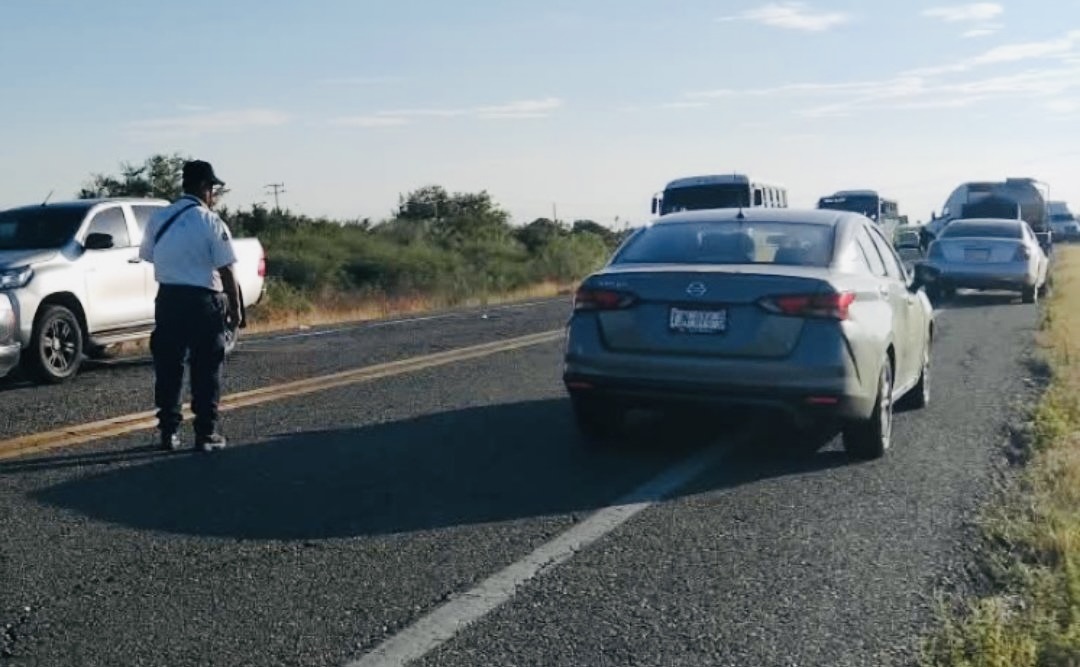 Policía Vial reporta bloqueo en kilómetro 277 de Transístmica por protesta en Puente Madera, en San Blas Atempa, Oaxaca