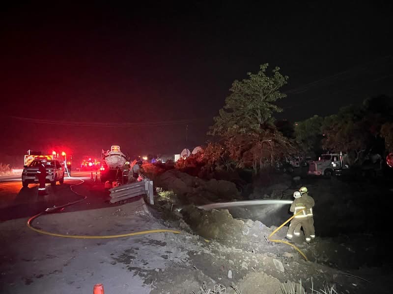 Reanudan paso en Lagunas, Oaxaca, con límites; Pemex aisla ducto, limpia zona pero no informa causas Reanudan paso en Lagunas, Oaxaca, con límites; Pemex aisla ducto, limpia zona pero no informa causas