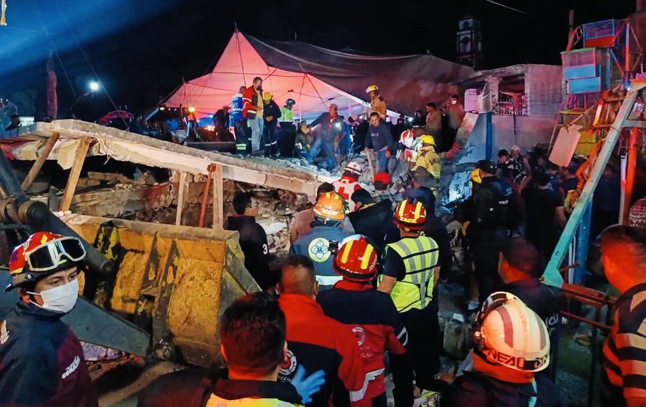 Explosión de pirotecnia almacenada junto a una iglesia mata a nueve en fiesta patronal de Temascalcingo, Estado de México Explosión de pirotecnia almacenada junto a una iglesia mata a nueve en fiesta patronal de Temascalcingo, Estado de México