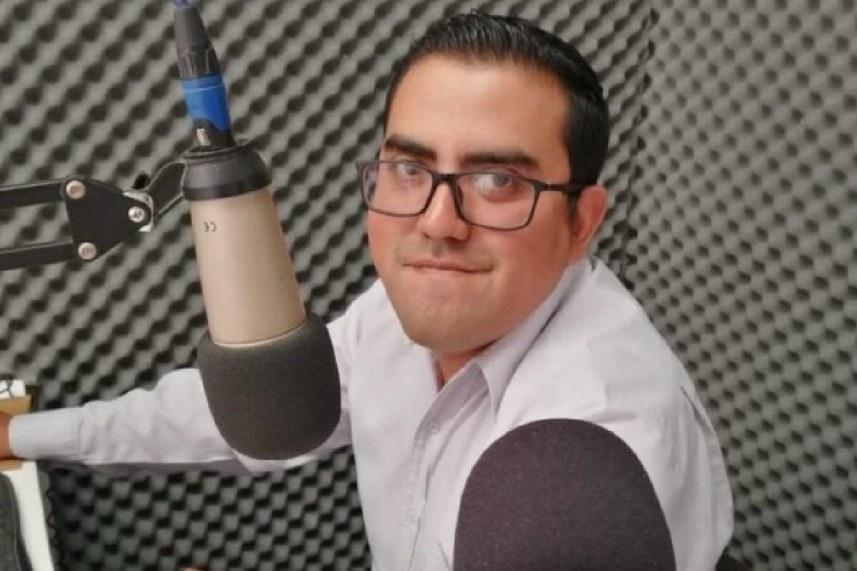 El locutor Iván Michel Atilano lleva 26 días desaparecido; familia exige localización con vida tras semanas de búsqueda El locutor Iván Michel Atilano lleva 26 días desaparecido; familia exige localización con vida tras semanas de búsqueda
