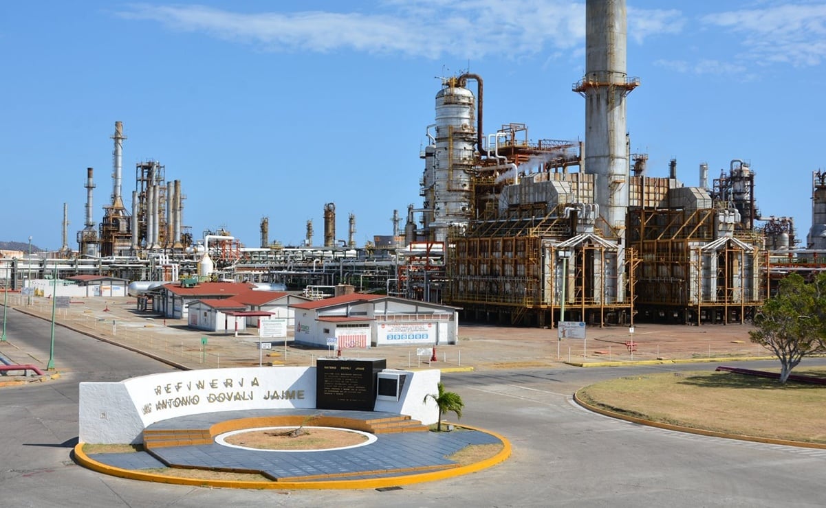 Oaxaca, tercer estado del país con el diésel más caro pese a contar con una refinería en Salina Cruz Oaxaca, tercer estado del país con el diésel más caro pese a contar con una refinería en Salina Cruz