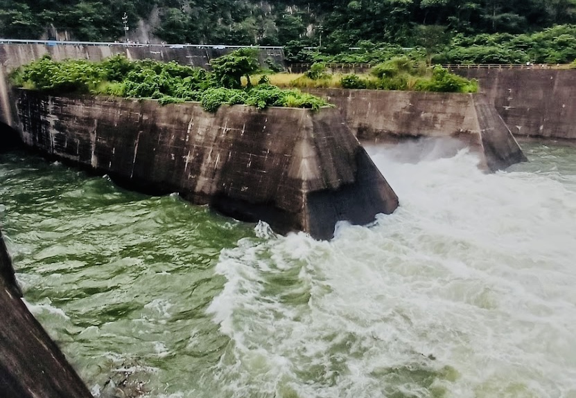 Abren hoy compuertas de la presa Cerro de Oro, en Oaxaca, por precaución ante lluvias del huracán Polo Abren hoy compuertas de la presa Cerro de Oro, en Oaxaca, por precaución ante lluvias del huracán Polo