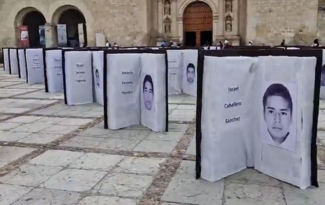 Oaxaca: A 12 años de Ayotzinapa, normalistas marchan pacíficamente en centro histórico de la capital; exigen verdad y justicia Oaxaca: A 12 años de Ayotzinapa, normalistas marchan pacíficamente en centro histórico de la capital; exigen verdad y justicia