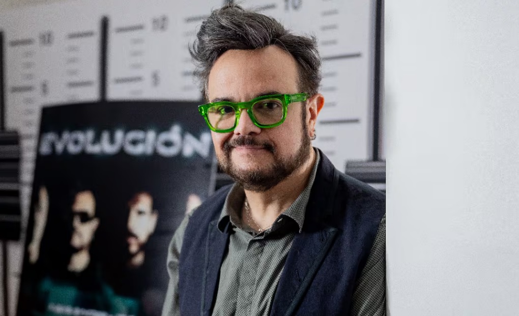 Aleks Syntek se despide de México tras la polémica: «Alejarme significa salvación mental y espiritual» Aleks Syntek se despide de México tras la polémica: «Alejarme significa salvación mental y espiritual»