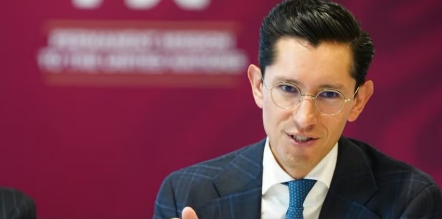 Canciller Velasco defiende participación en Grupo Núcleo LGBT+ de la ONU; llama “retrógrados” a críticos de la diplomacia