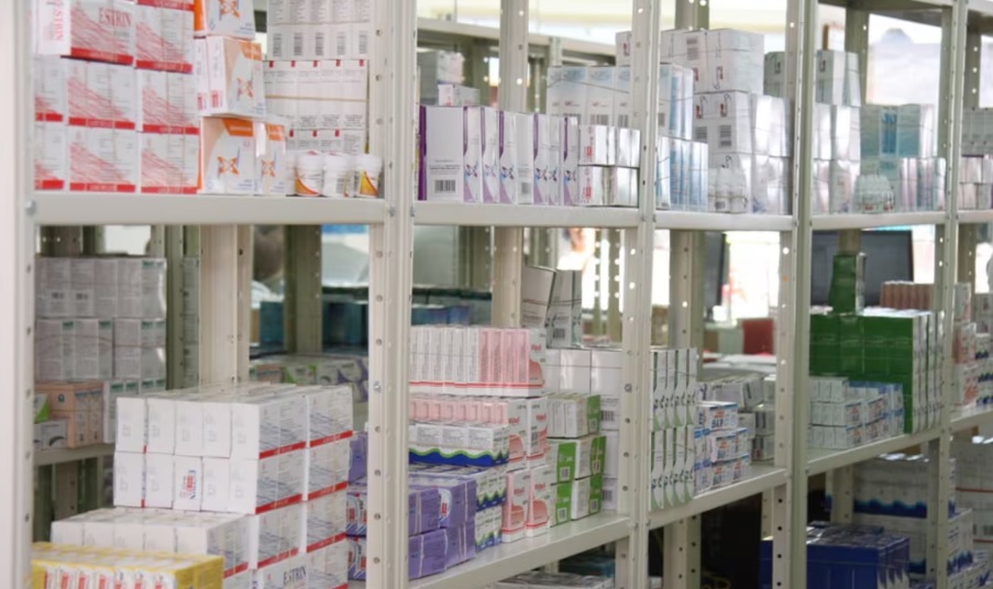 Gobierno debe 110 mil mdp a las farmacéuticas; empresarios piden cancha pareja