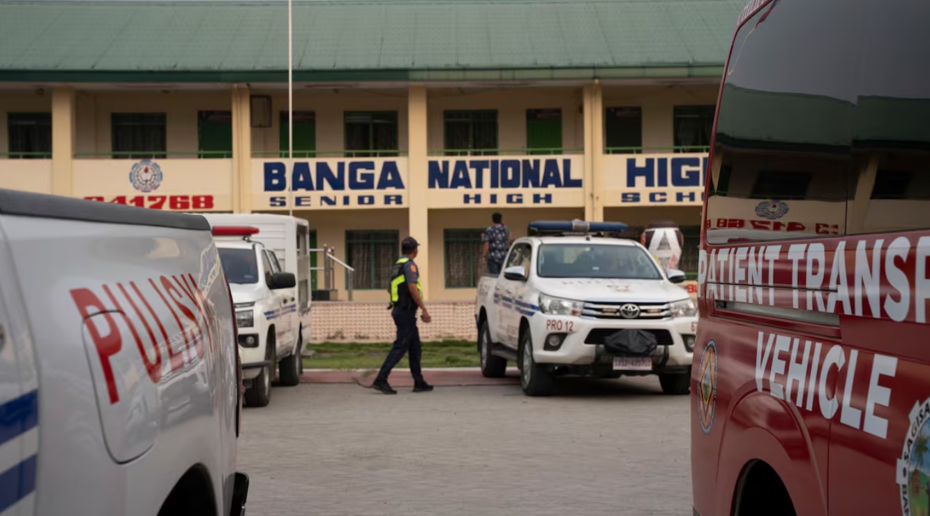 Tiroteo en secundaria de Filipinas deja 2 estudiantes y al atacante muertos; hay varios heridos Tiroteo en secundaria de Filipinas deja 2 estudiantes y al atacante muertos; hay varios heridos