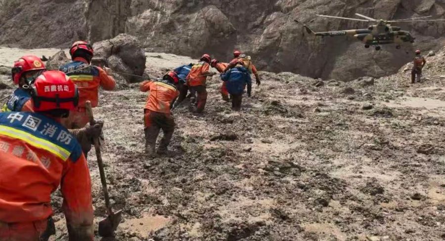 Suman más de cinco mil desaparecidos, a más de una semana de la riada en Nepal; siguen operaciones de búsqueda y rescate Suman más de cinco mil desaparecidos, a más de una semana de la riada en Nepal; siguen operaciones de búsqueda y rescate