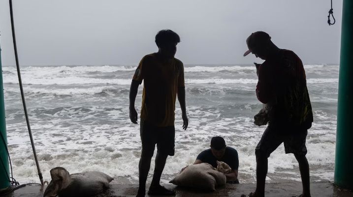 Huracán ‘Odalys’ se intensifica a categoría 4 en el Pacífico: Conagua Huracán ‘Odalys’ se intensifica a categoría 4 en el Pacífico: Conagua
