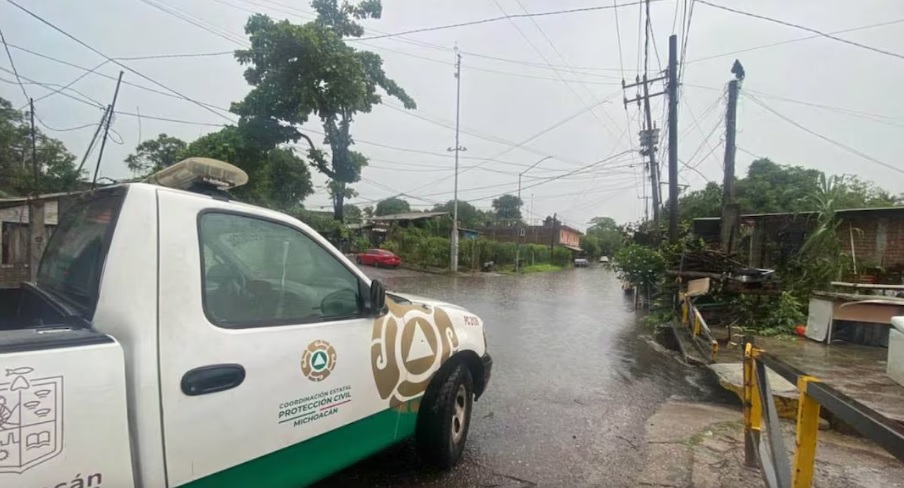 Protección Civil emite recomendaciones por huracán Polo categoría 5; pide preparar mochila de emergencia y no salir