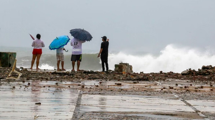 Tormenta tropical ‘Rachel’ va paralela a costas de México