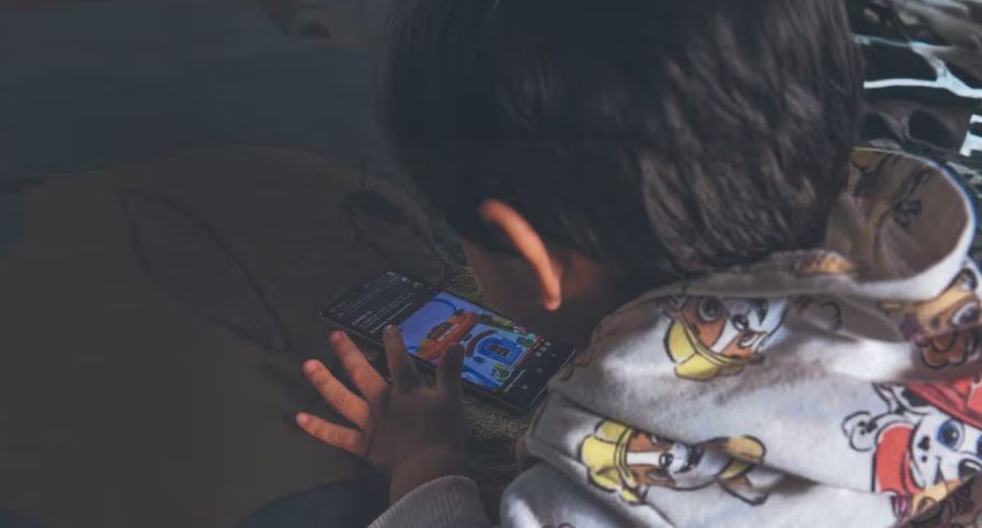 Violencia sexual digital toca a 1.6 millones de menores, revela estudio