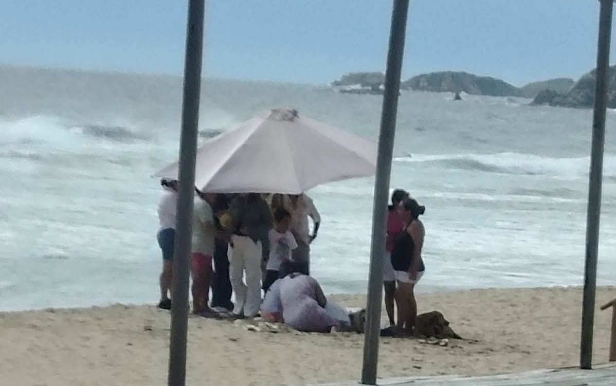 Trágico ahogamiento de un adulto mayor tras ser arrastrado por fuerte corriente en playa Zipolite